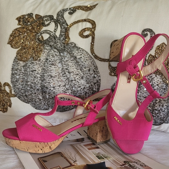 Prada shoes - Picture 1 of 3